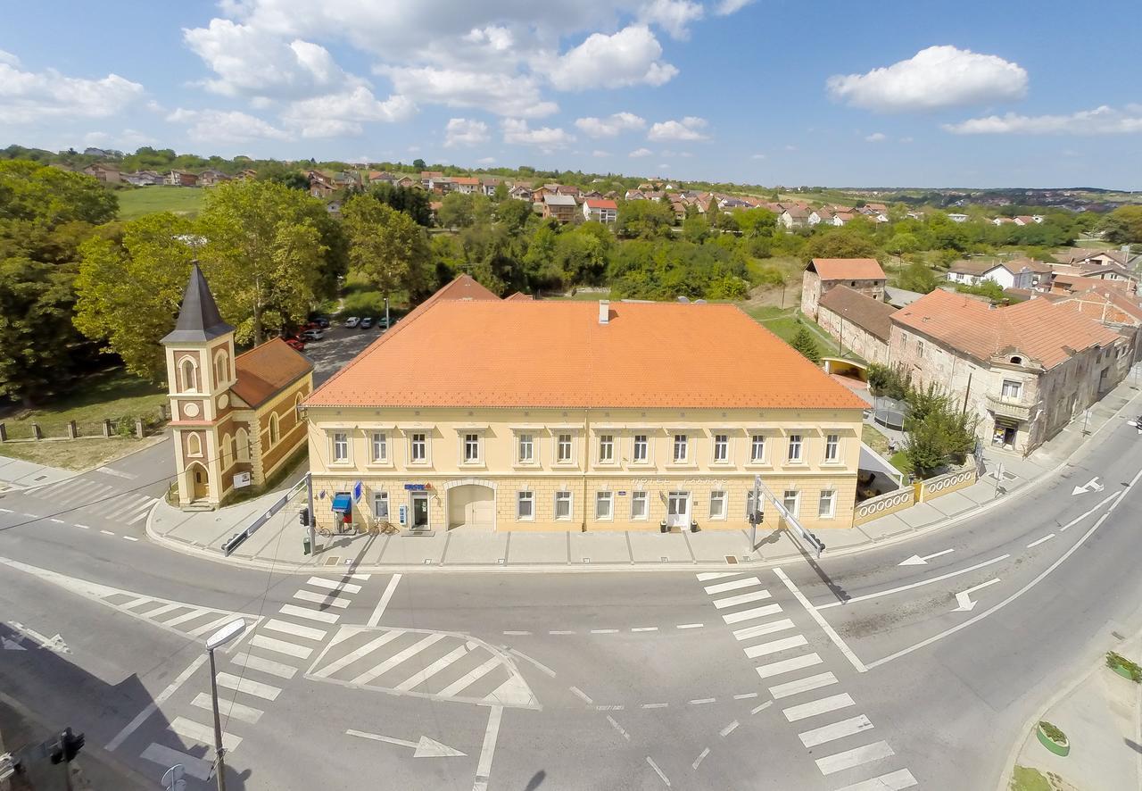Hotel Pakrac Екстер'єр фото