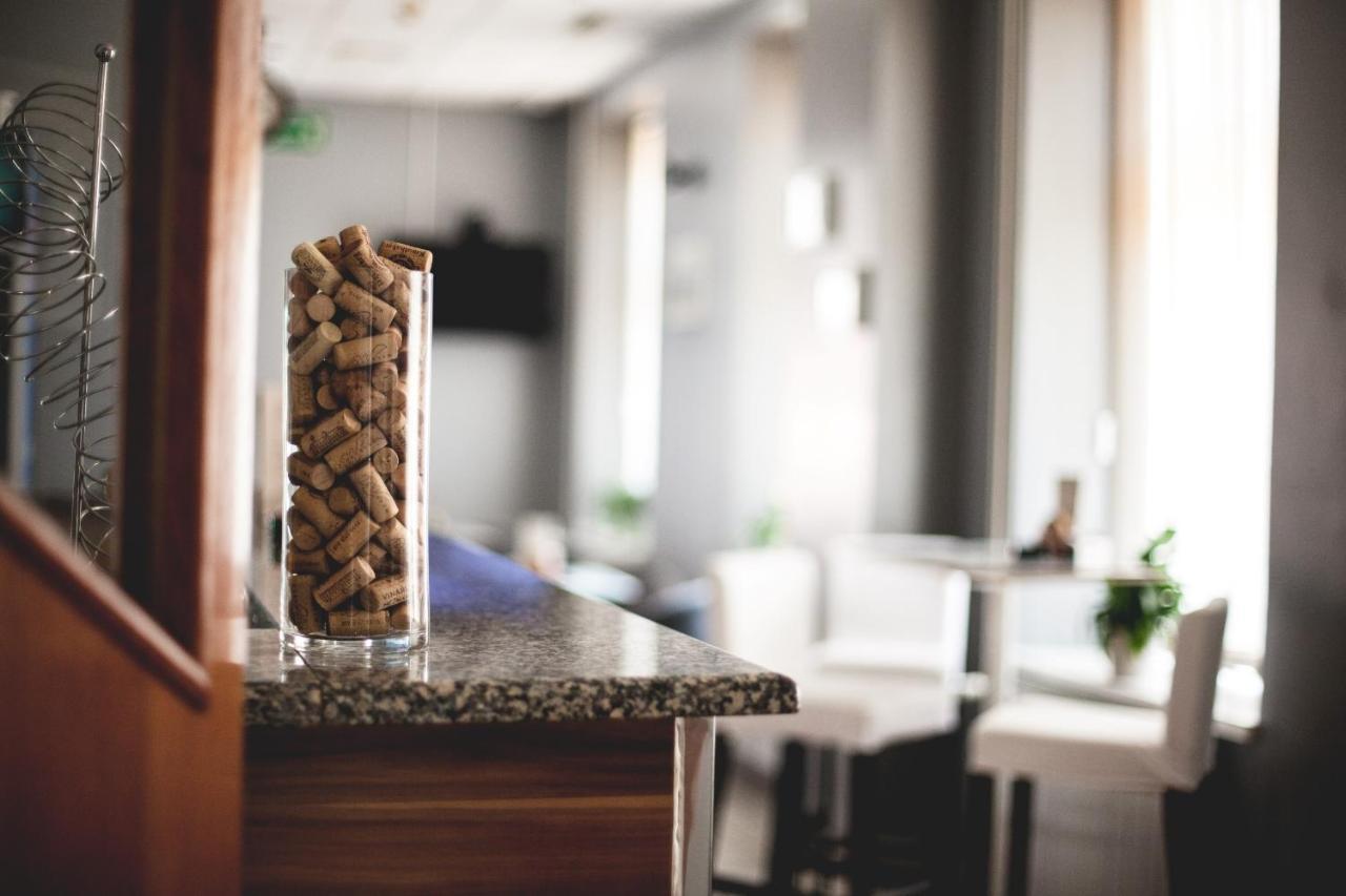Hotel Pakrac Екстер'єр фото