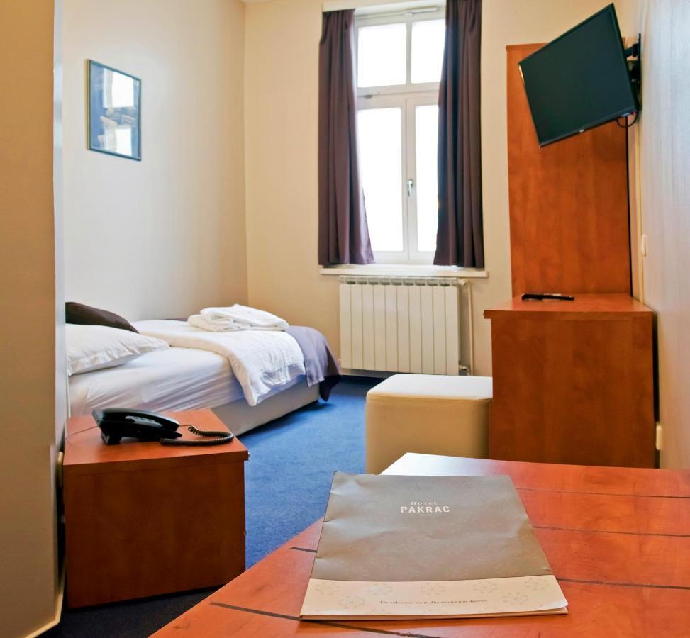 Hotel Pakrac Екстер'єр фото