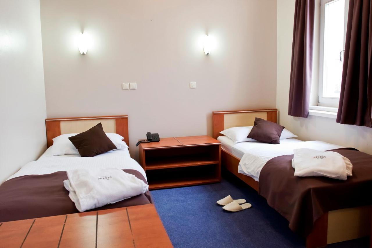Hotel Pakrac Екстер'єр фото
